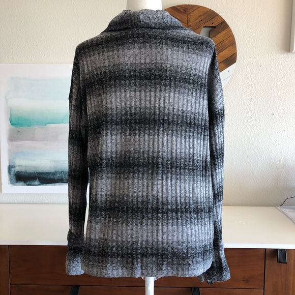 NWT Cowel Neck Long Sleeve - Picture 3 of 5